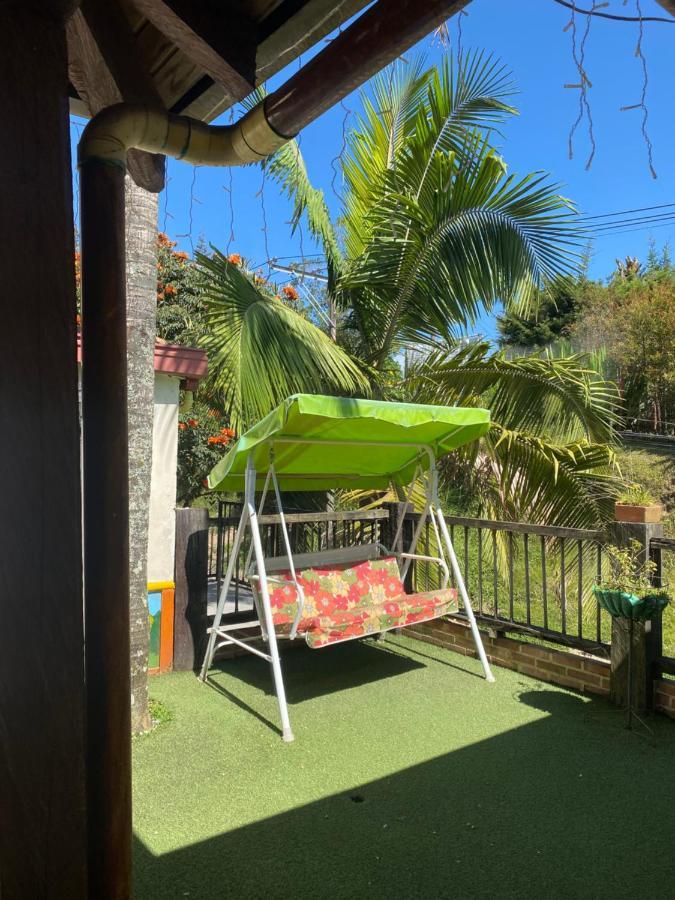 Oak Tree House Guest House Guatape Ngoại thất bức ảnh