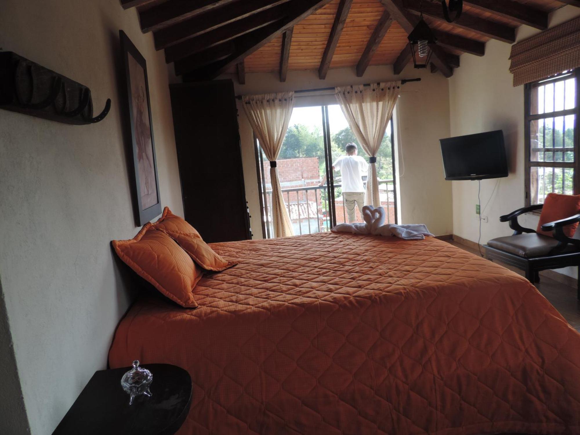 Oak Tree House Guest House Guatape Ngoại thất bức ảnh