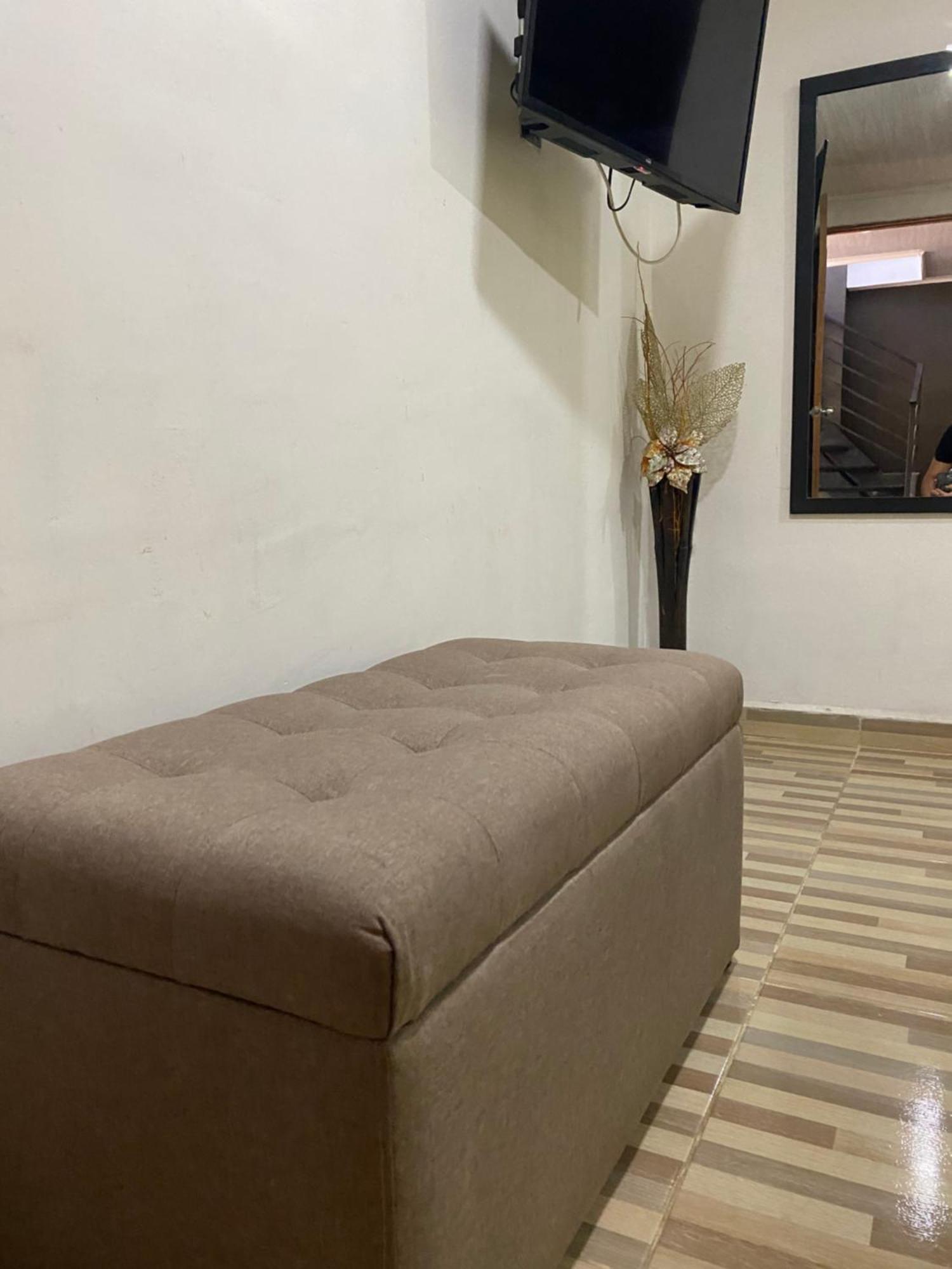 Oak Tree House Guest House Guatape Ngoại thất bức ảnh
