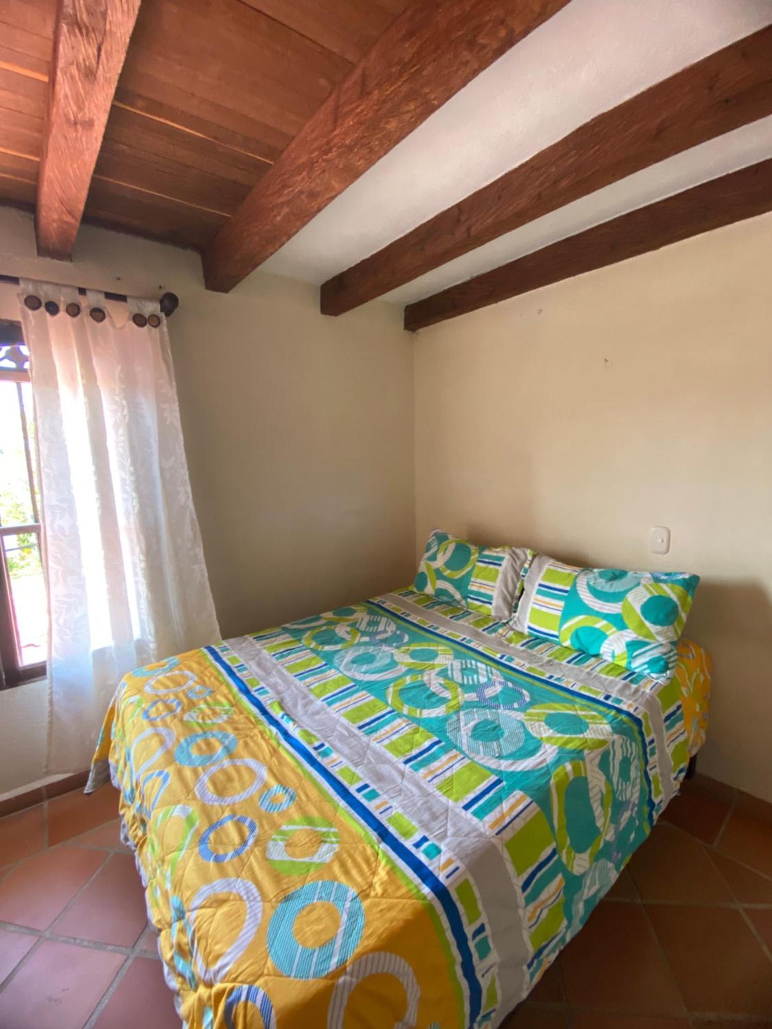 Oak Tree House Guest House Guatape Ngoại thất bức ảnh