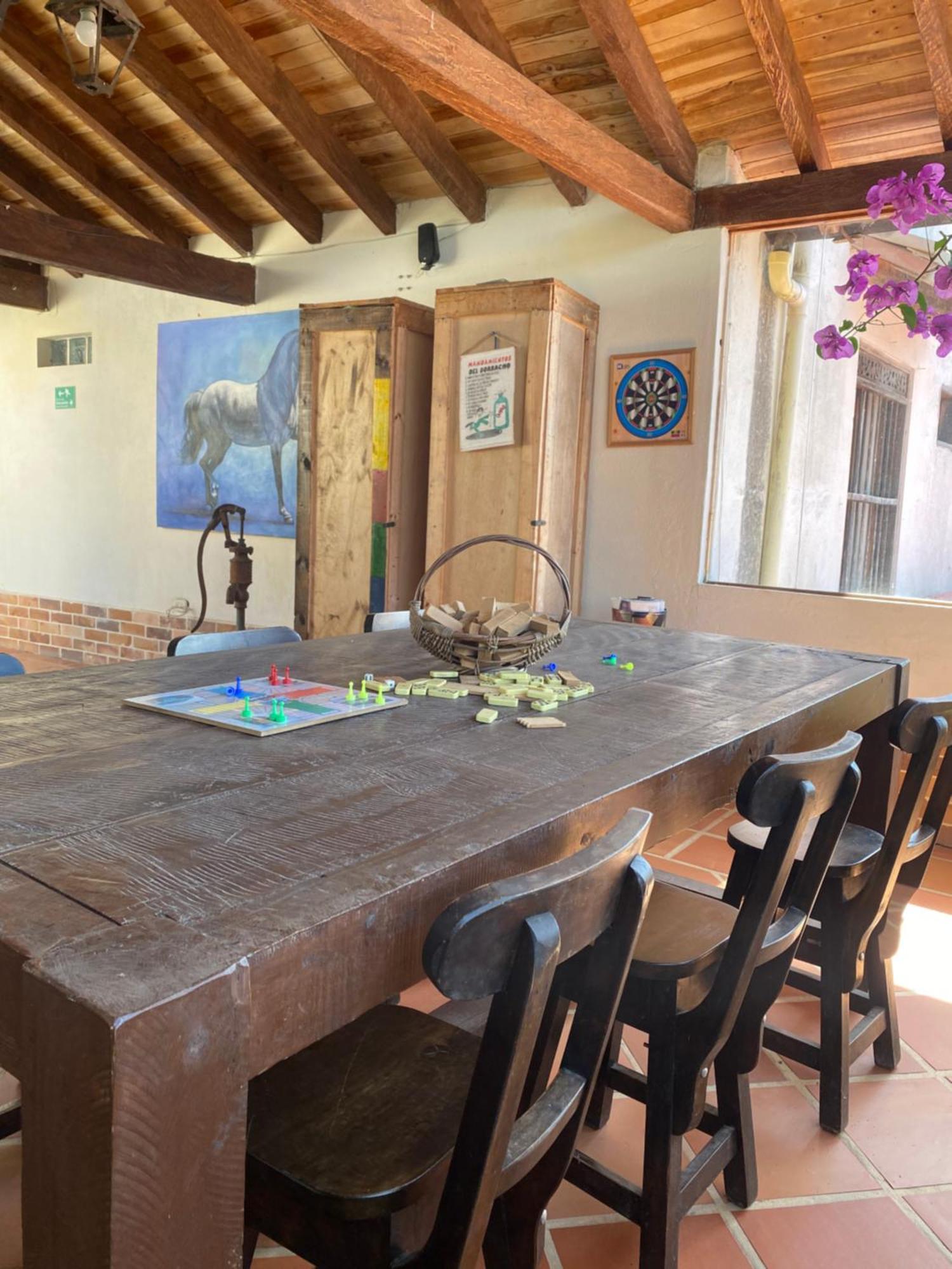 Oak Tree House Guest House Guatape Ngoại thất bức ảnh