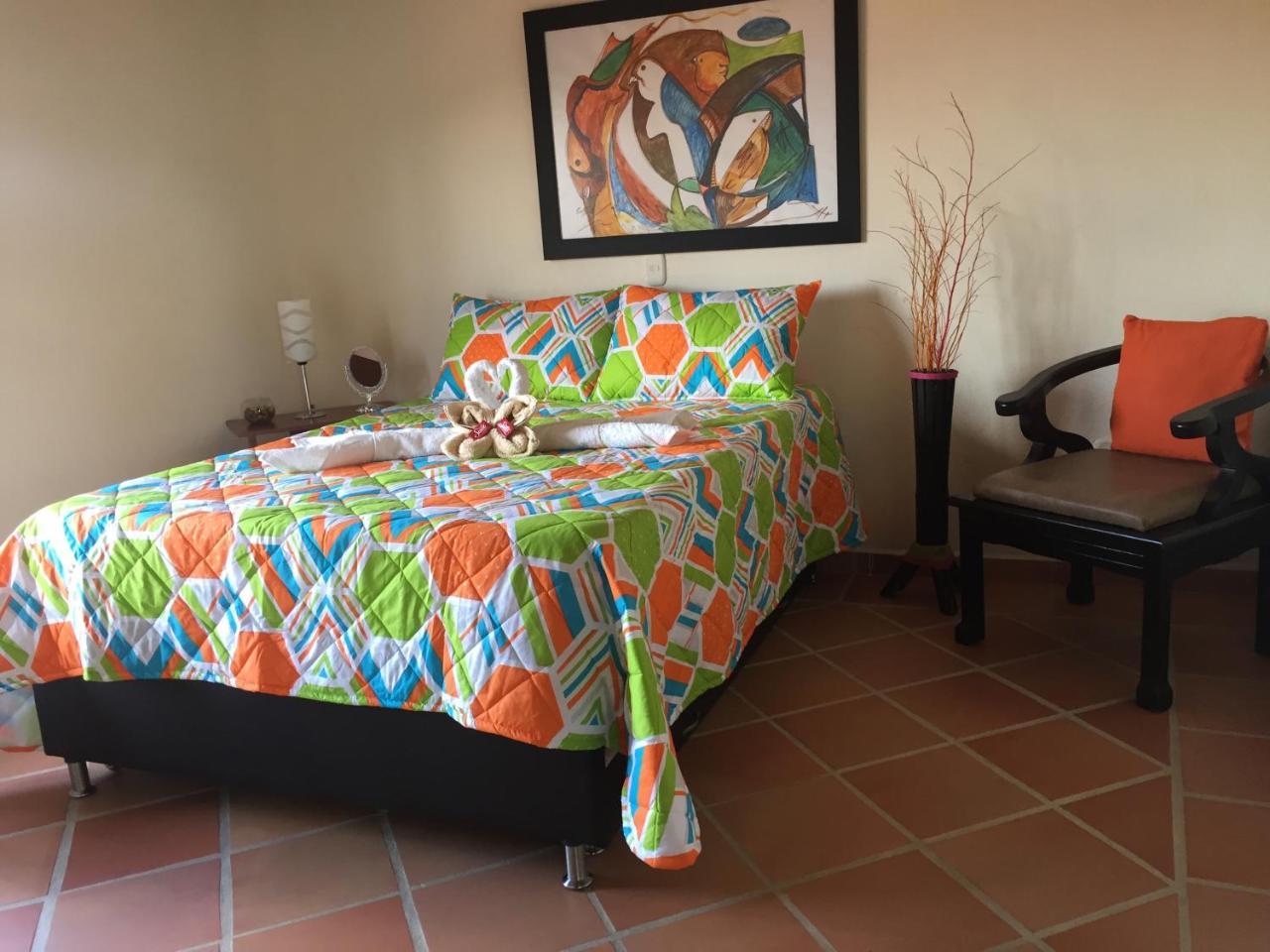 Oak Tree House Guest House Guatape Ngoại thất bức ảnh
